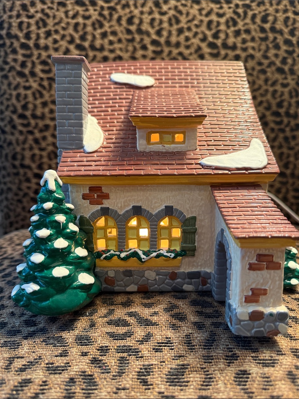 (Retired) Dept 56 Original Snow Village.Carmel Cottage. With Cord, Light and Box - Picture 6 of 12